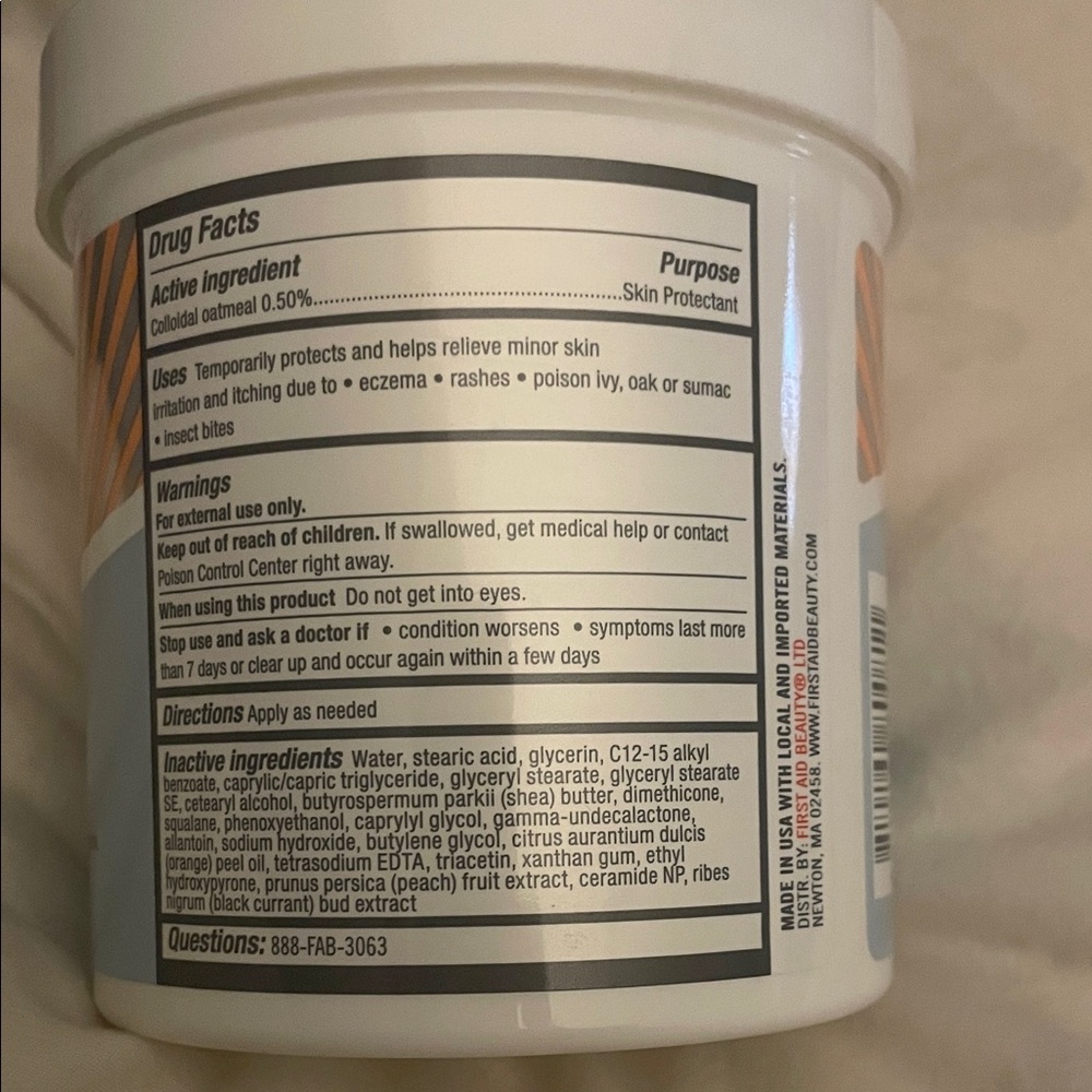 First Aid Beauty Ultra Repair Cream - Blue and White - Picture 3 of 5